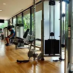 Large 3-Bedroom Modern Resort Style Klcc Apartment