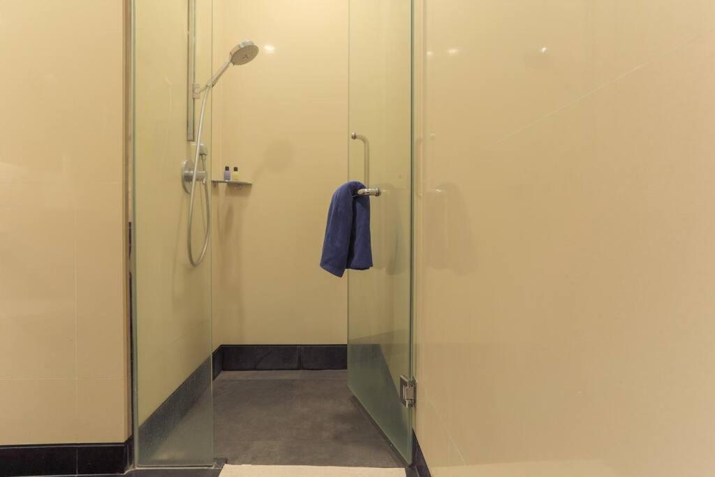 Pangsapuri Large 3-bedroom Modern Style Klcc Kuala Lumpur