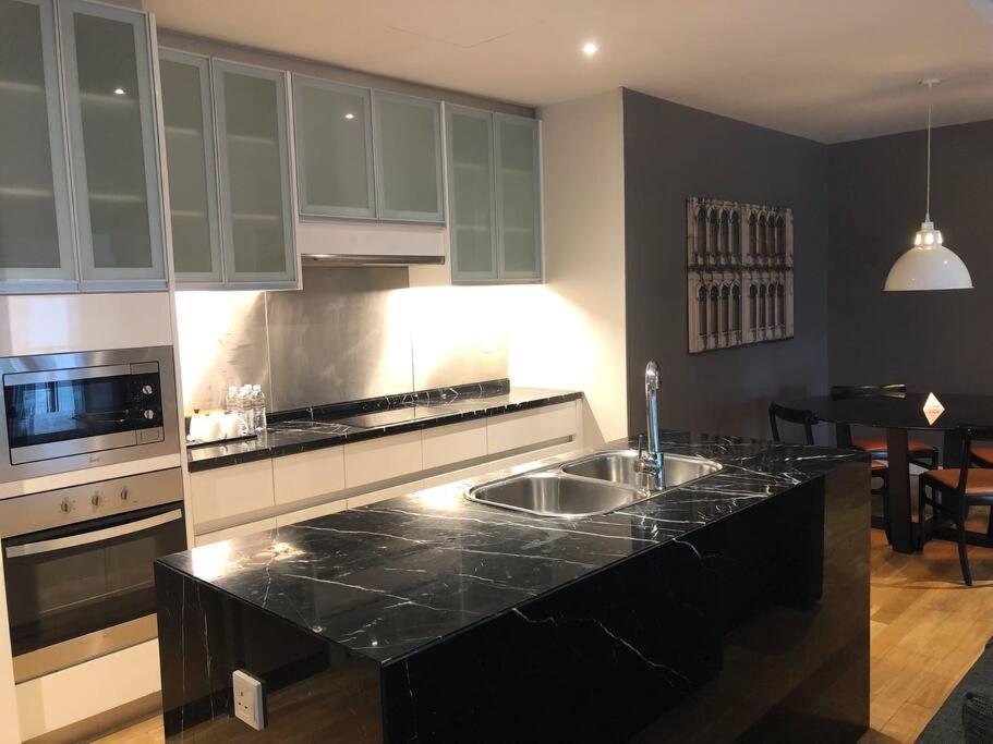 Large 3-bedroom Modern Style Klcc Pangsapuri *