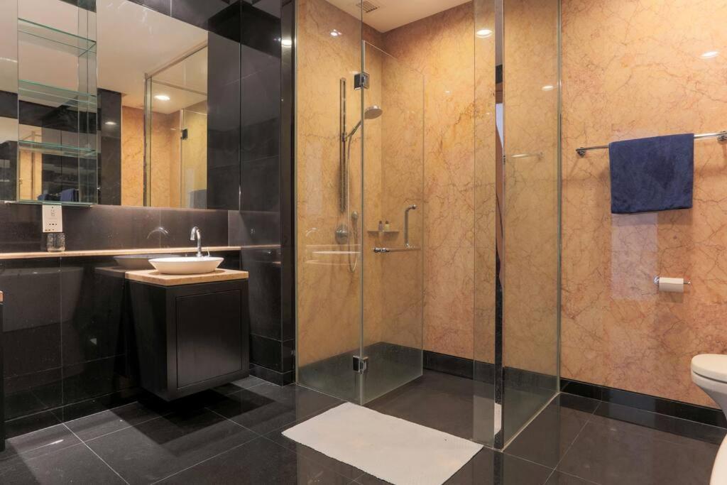 Large 3-bedroom Modern Style Klcc Pangsapuri Kuala Lumpur