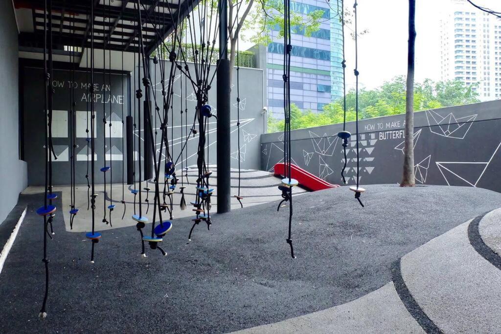 Large 3-bedroom Modern Style Klcc