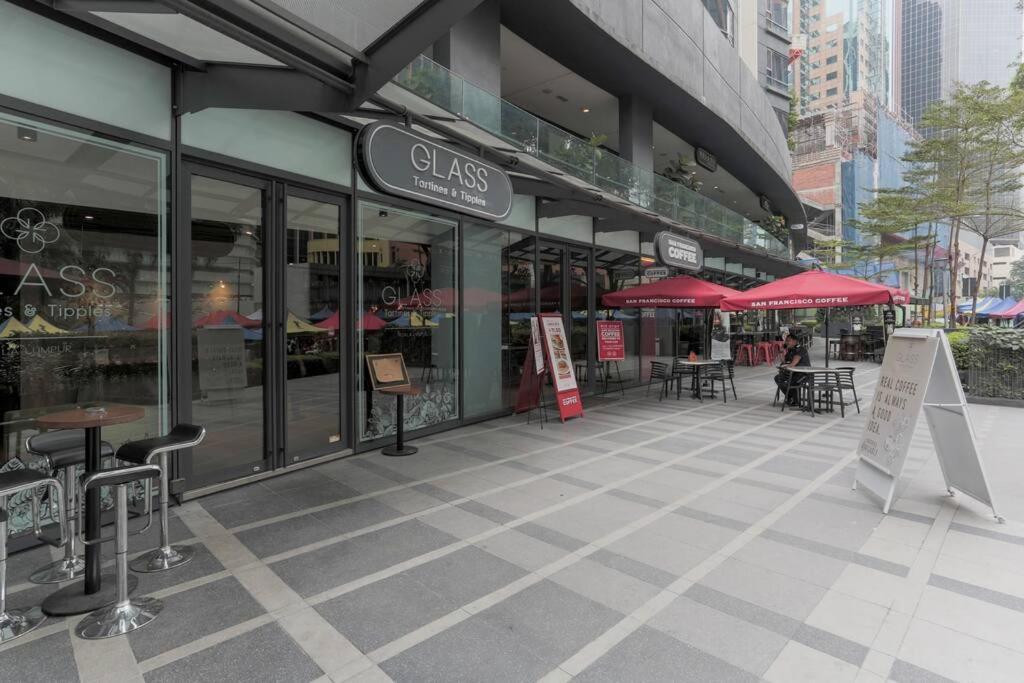 Large 3-bedroom Modern Style Klcc *
